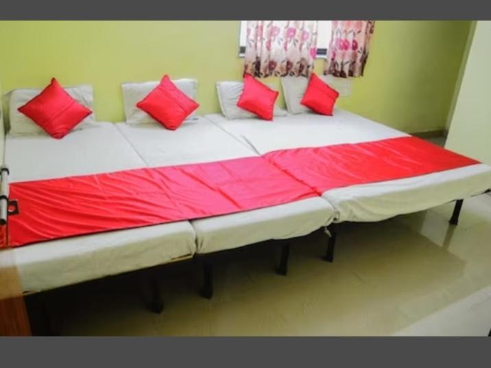 Sai Gaurav Palace Hotel Shirdi Exterior photo