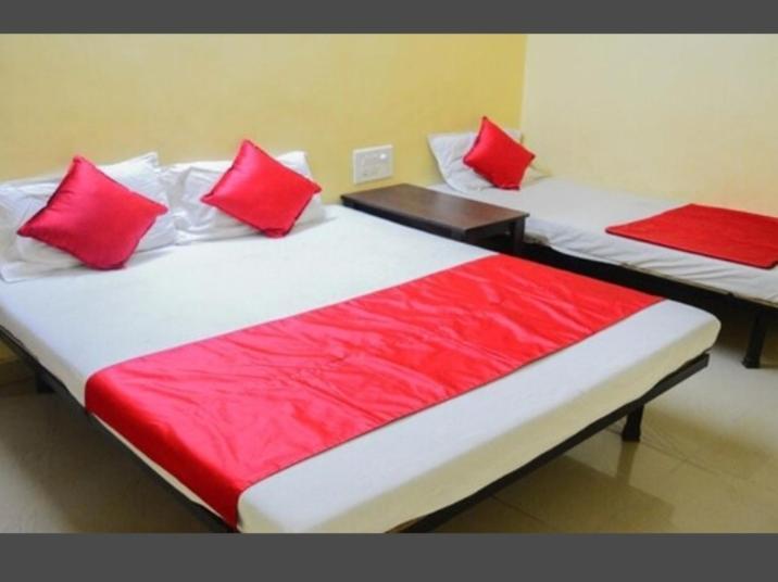 Sai Gaurav Palace Hotel Shirdi Exterior photo